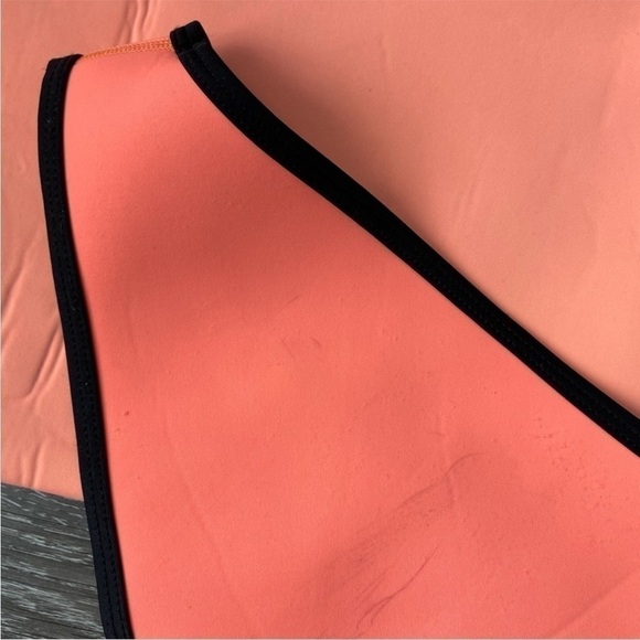 Triangl Swimwear bikini bottom & bag. Medium - Picture 11 of 15